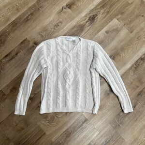 Liz Claiborne Cream Cable‑Knit V‑Neck Sweater